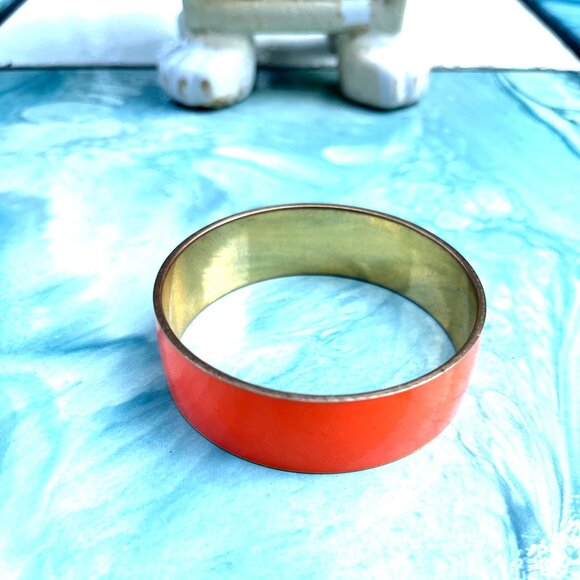 J. Crew Orange Enamel and Gold Tone Chunky Bangle Statement Bangle Signed Jewelr - Picture 3 of 3